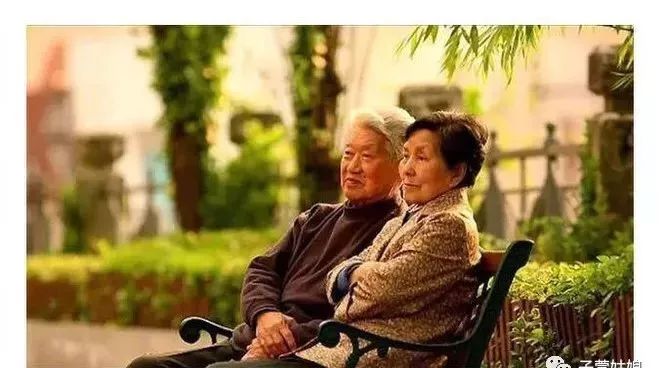 苦等20年,她嫁给意中人,被宠到90岁:如果最后是你,多晚都没关系!