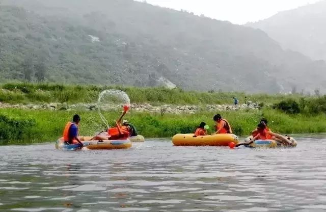 向右至青石岭村3公里即到 乘车路线:东直门直接乘9
