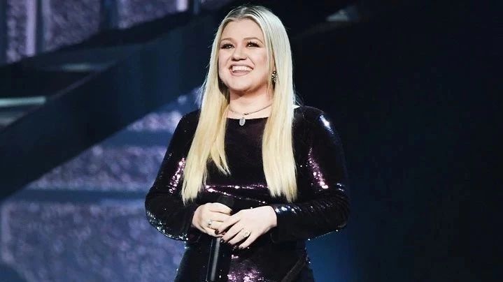 巨肺女歌手 Kelly Clarkson 将主持 2018 Billboard Music Awards