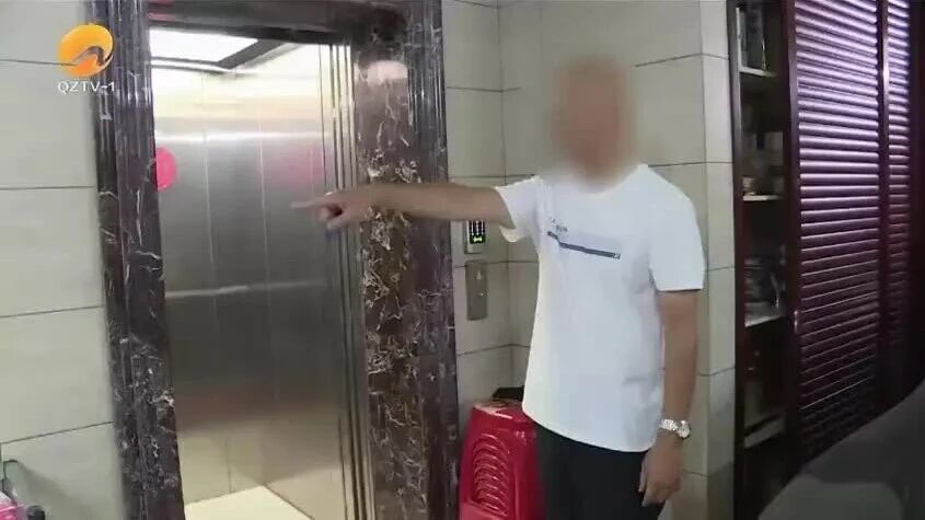 35万买奔驰是库存车,泉州男子花35万买奔驰，结果是1年前的“库存车”？车主要求退换车..
