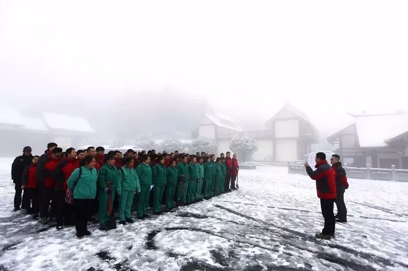 融雪之前 来武陵山大裂谷跟大雪来场亲密接触吧！