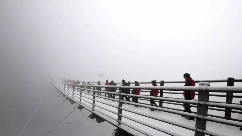 融雪之前 来武陵山大裂谷跟大雪来场亲密接触吧！