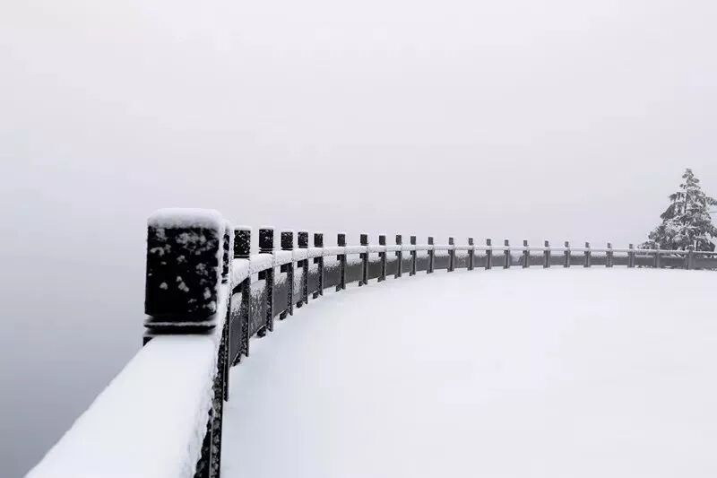融雪之前 来武陵山大裂谷跟大雪来场亲密接触吧！