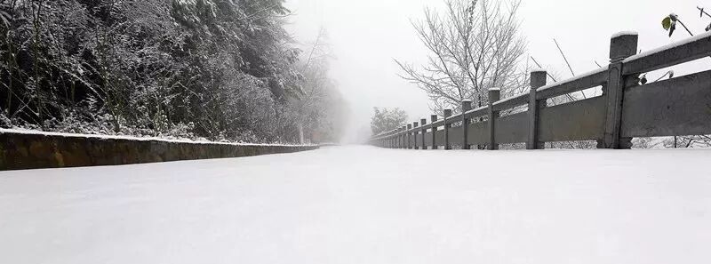 融雪之前 来武陵山大裂谷跟大雪来场亲密接触吧！