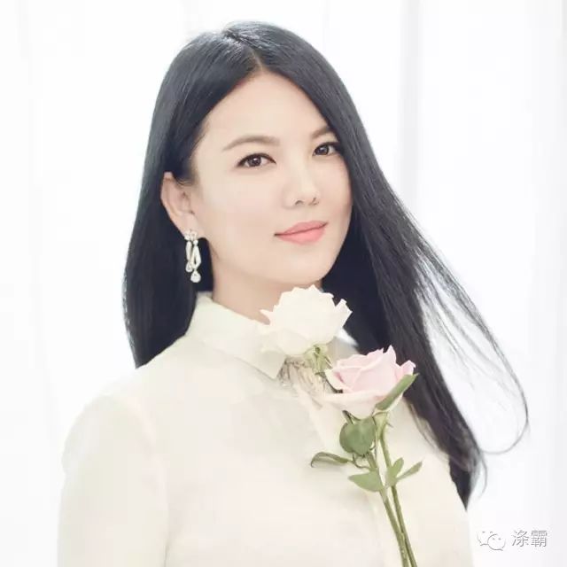 李湘竟然跨界互联网变身霸道总裁,她的圆满人生全靠自己...