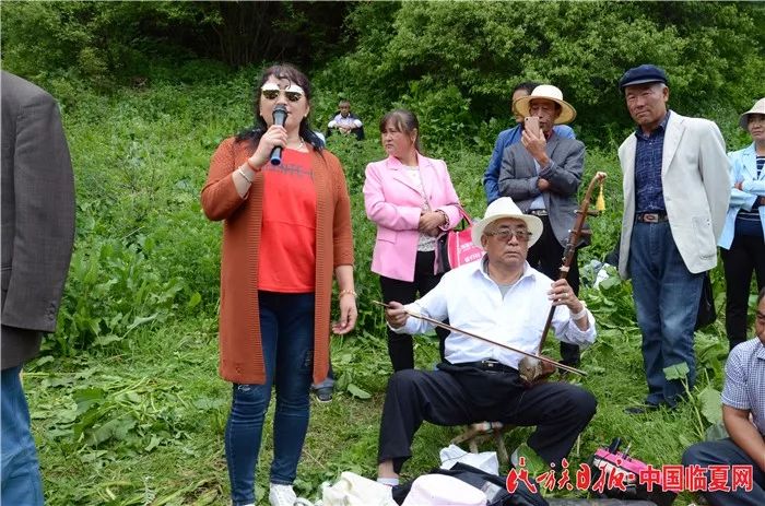 松鸣岩"花儿会"如期举行