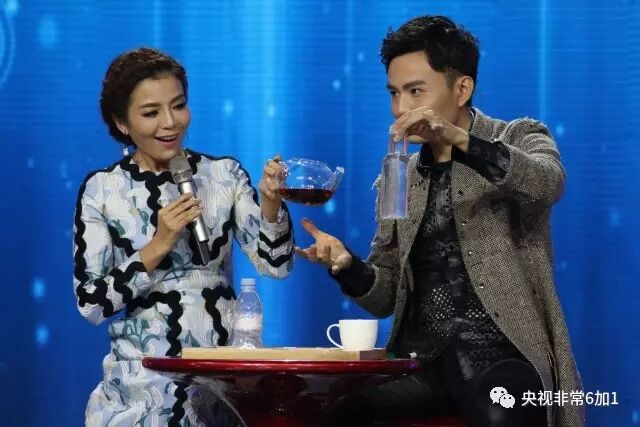 虎斑鸭嘴鲨鱼_汽车贴鲨鱼嘴_鲨鱼嘴