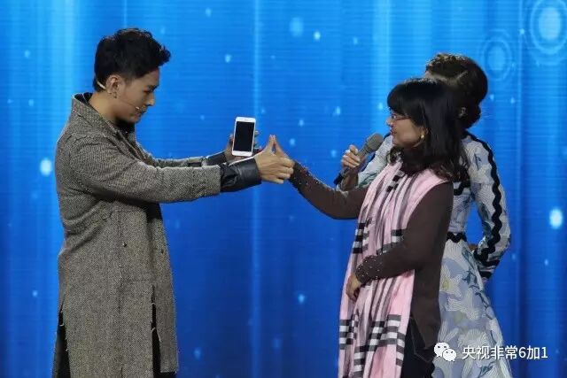 虎斑鸭嘴鲨鱼_汽车贴鲨鱼嘴_鲨鱼嘴