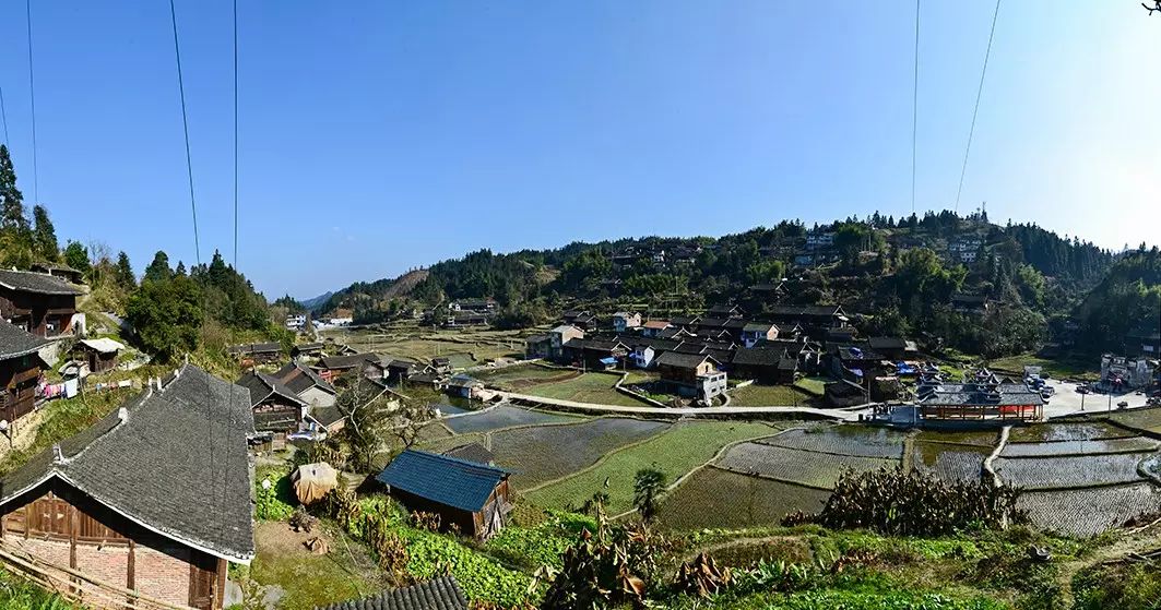 石拱桥,石碑文,花街,古井等传统建筑,具有很多民族文化旅游开发的景点