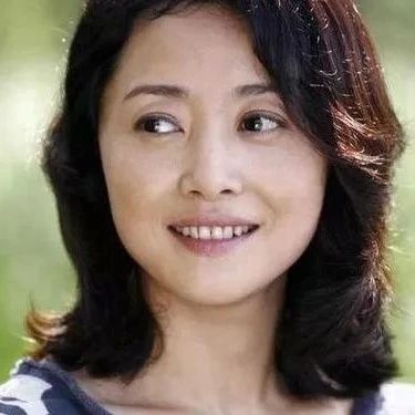 刘蓓曾经离婚两次,感情一路坎坷,如今携子再嫁前夫