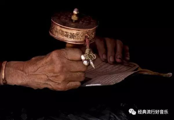 仓央嘉措的诗 那一天 被谱成曲,听完后心灵安静了