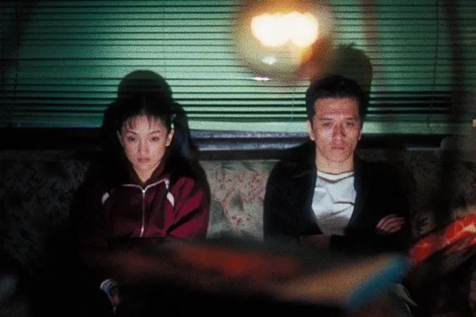 为《苏州河》选角时,不认识她的娄烨还曾被人"嘲笑:那时候,周迅早就