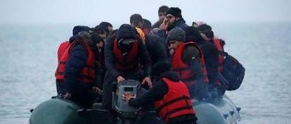 西语外刊◆英法争议：英吉利海峡的移民危机