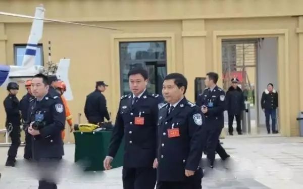 科技兴警 成都警航直升机获市政府高度肯定 自由微信 Freewechat