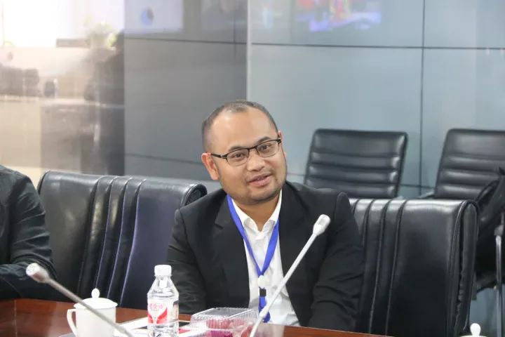 上海企信企业发展有限公司董事长吴锦到国裕交流