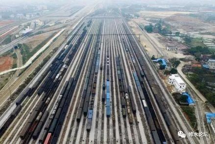 李洪亮还带来了关于加快建设常岳九铁路并规划途经江西武宁县和修水县