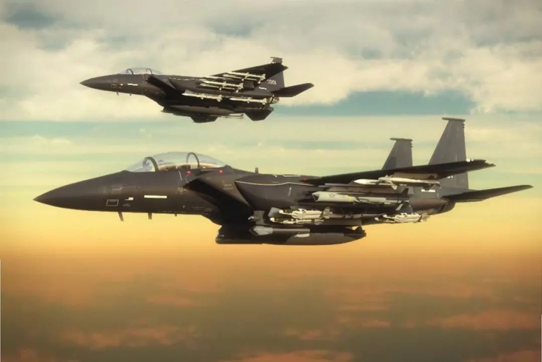 F35突然不香了?美空军想大砍700架订单，用F16战机替代