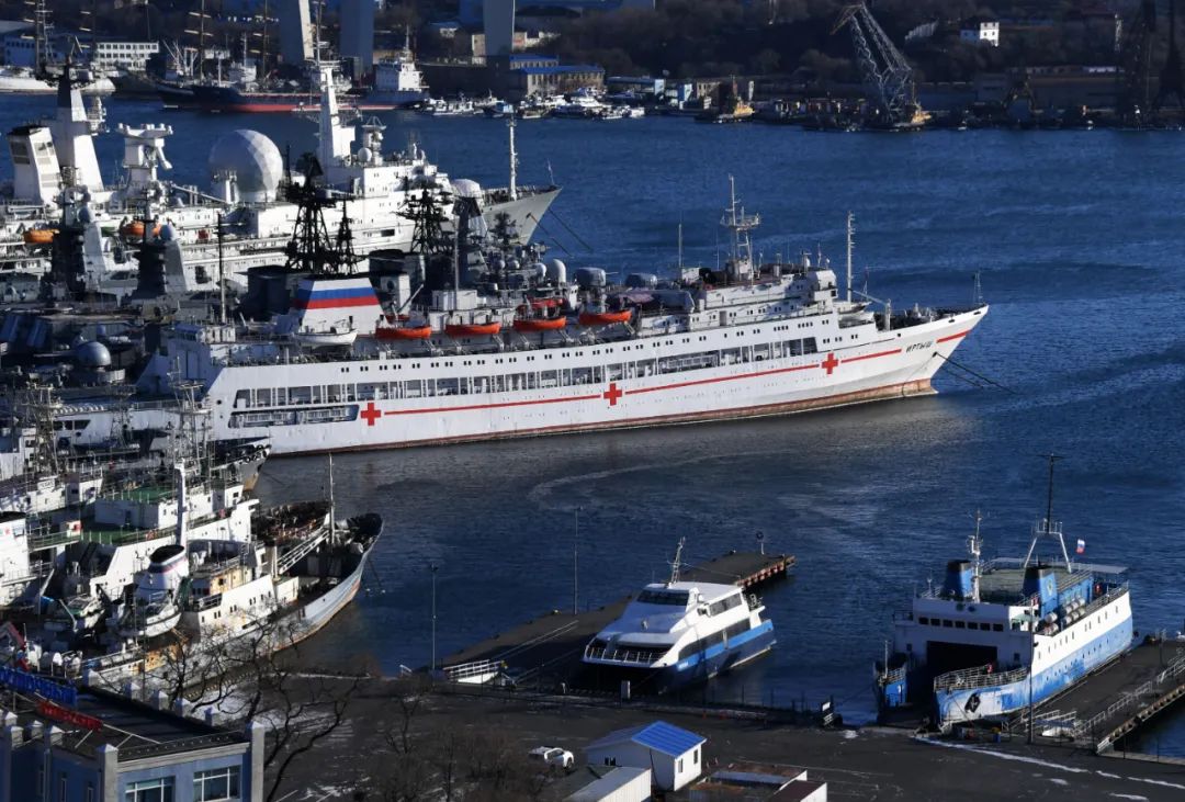 外形科幻，俄罗斯正研制最新医院船，带6架舰载机，就等钱开工了