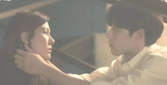 韩剧《再次18岁》:金荷娜主持了半场爱情保卫战,男二彻底没戏了