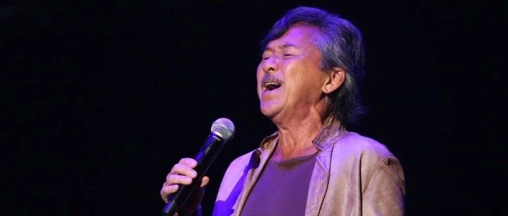 林子祥红馆演唱会尾场三度洒泪 爱妻叶蒨文抱病上台合唱(歌单)