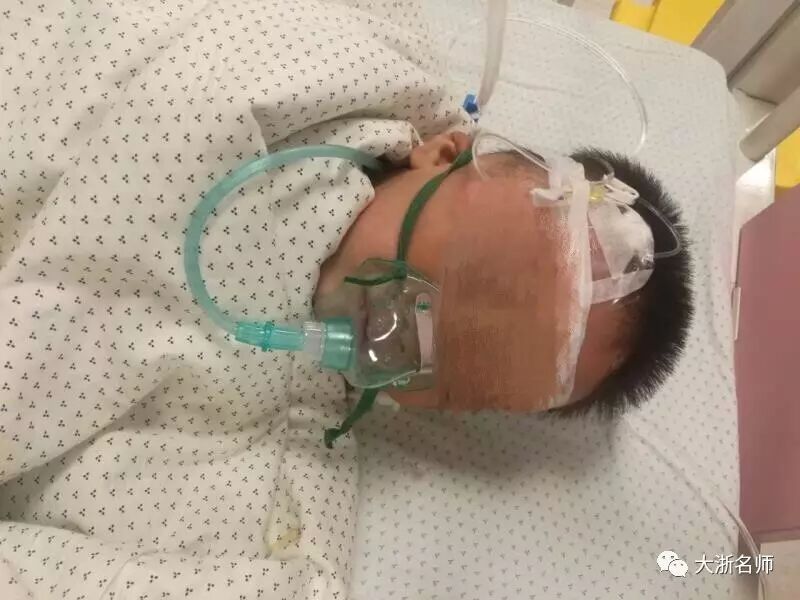 （仔仔正在接受治療）