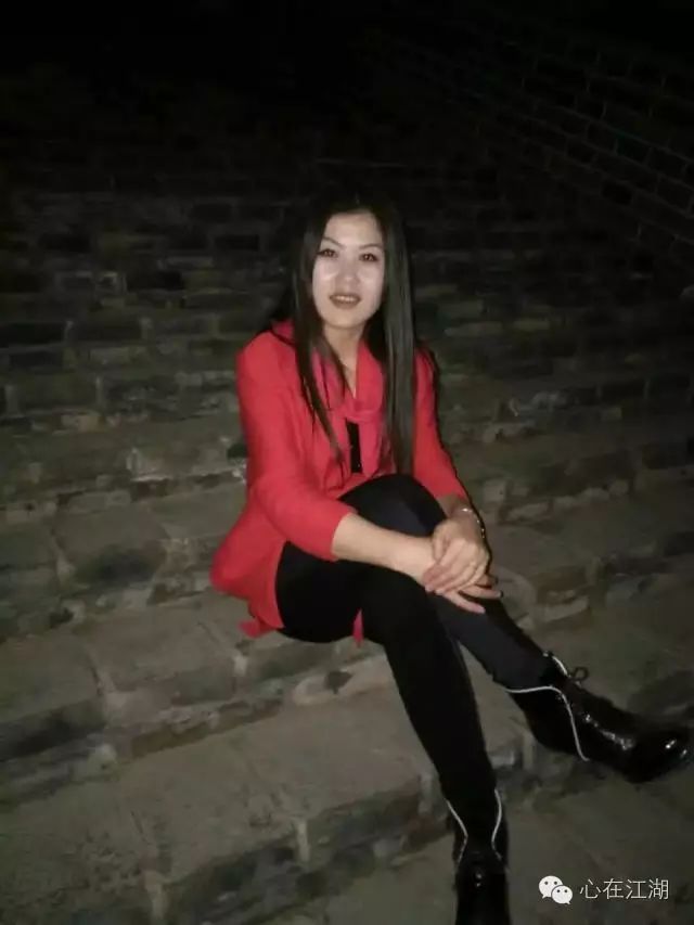 世界汉语作家协会会员,庄浪县作家协会秘书长,出版诗集《清池静荷》.