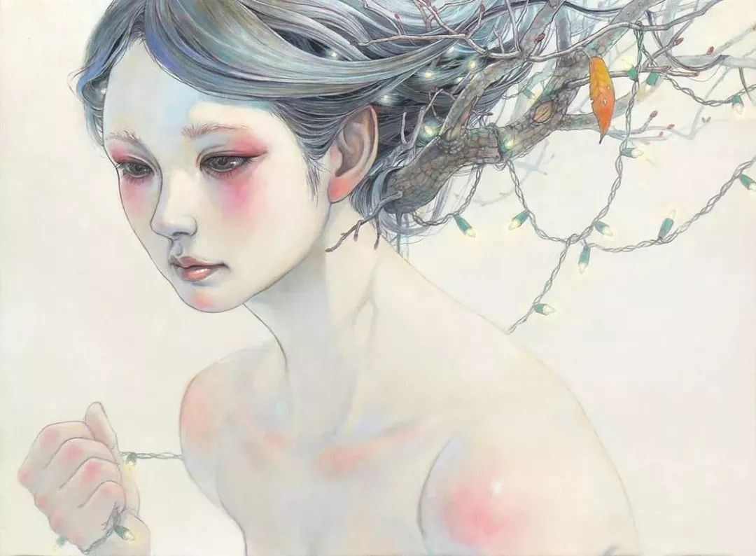 她笔下的娇羞空灵少女,比水蜜桃鲜嫩,比花儿更动人