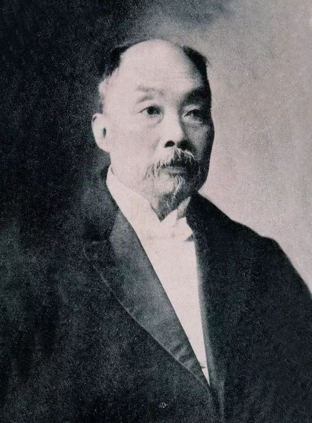 (1853~1926) ●字季直,号啬庵 ●清末状元,中国近代实业家,政治家