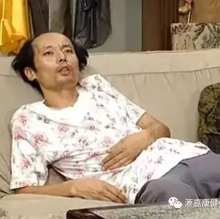 窝沙发打游戏?“葛优躺”?危害太多了