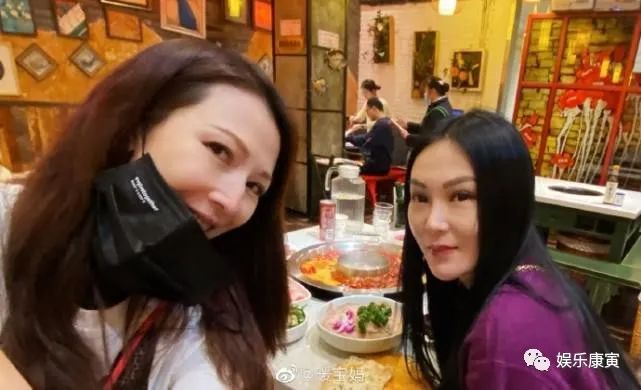 张淇老婆晒与蔡少芬合照两位嫂子一起逛街吃美食玩得超开心