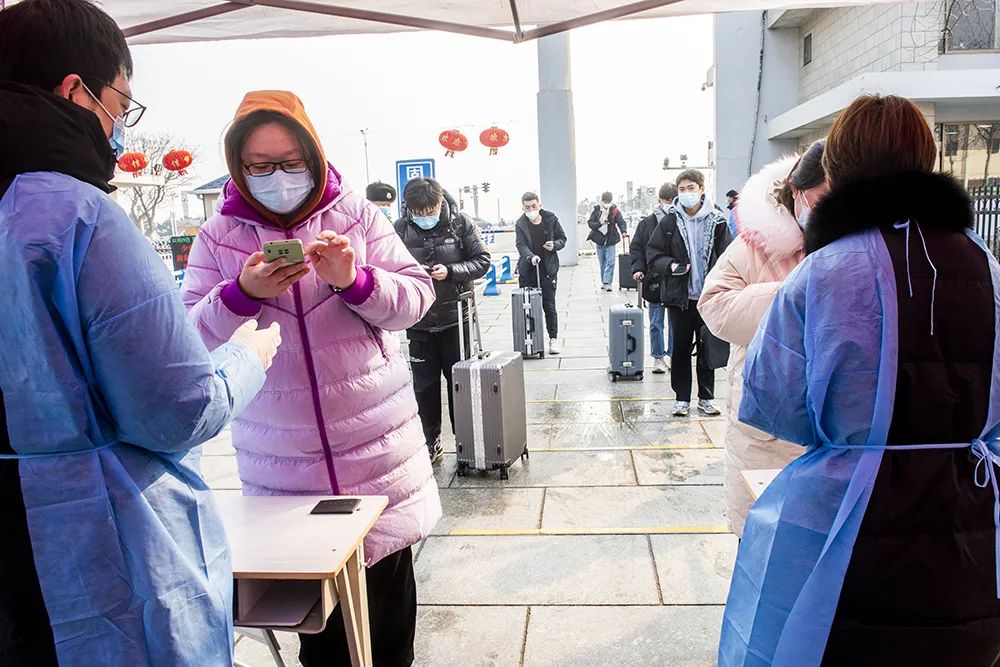 欢迎回家这所高校欢迎学生返校温馨感人