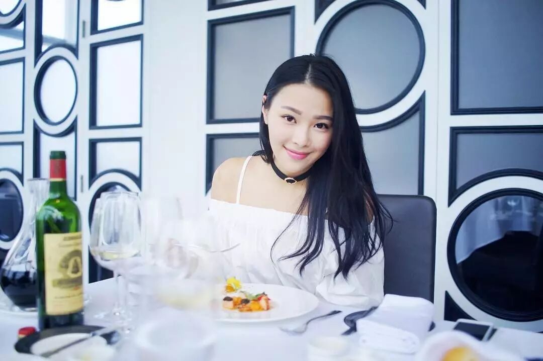 长腿美女,性感晒身材&mdash;&mdash;蔚雨芯