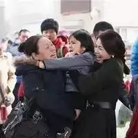 刘涛在火车站的这段视频,让无数父母脊背发凉!