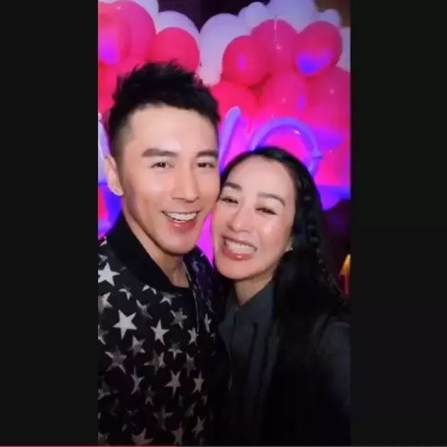 钟丽缇三个女儿改姓张 张伦硕纪念日唱情歌给老婆