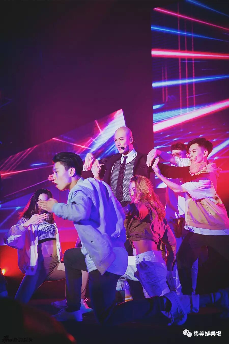 林峯光头现身劲歌热舞嗨爆全