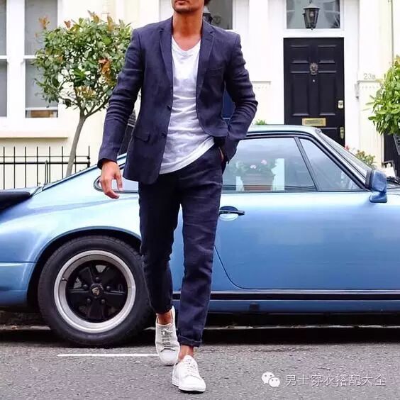 小白鞋只能算基础单品，今年麂皮鞋才是主角