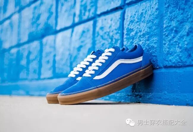 小白鞋只能算基础单品，今年麂皮鞋才是主角