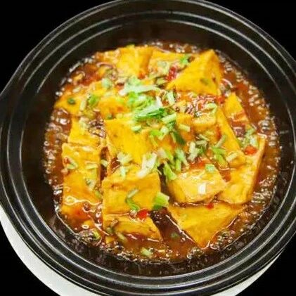 素食菜谱 | 红烧豆腐煲，香嫩入味，好吃下饭，学会了你也是大厨