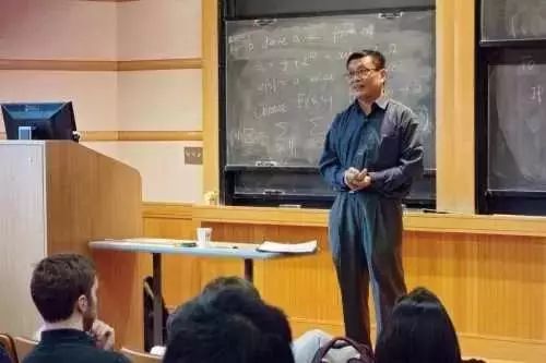 北大尖子生留学被坑,沦为外卖小哥,直到58岁时他却震惊了世界