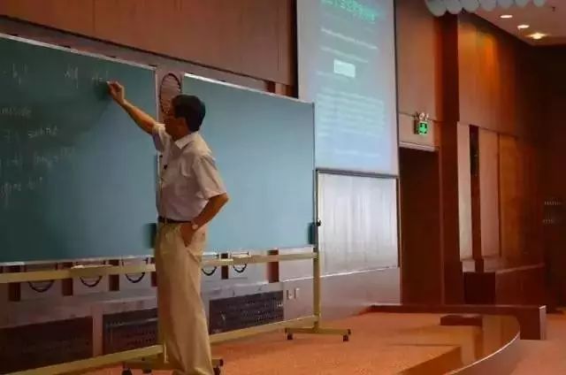 北大尖子生留学被坑,沦为外卖小哥,直到58岁时他却震惊了世界
