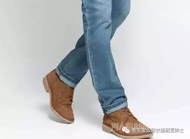 牛仔裤搭配什么鞋子 别再每天穿同一双运动鞋了
