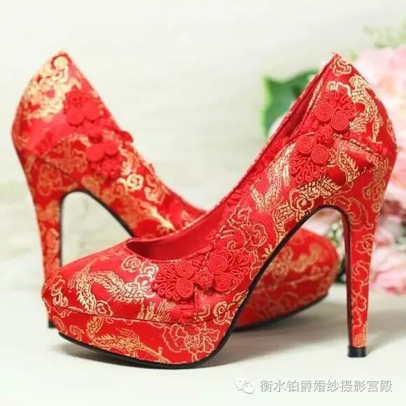 【铂爵婚纱摄影】怀孕新娘怎么选婚鞋-怀孕期