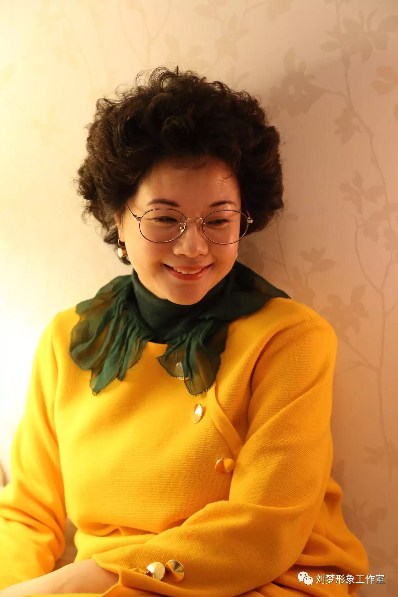 黄色互补色_黄色cmyk色值表_黄色对冲色是什么