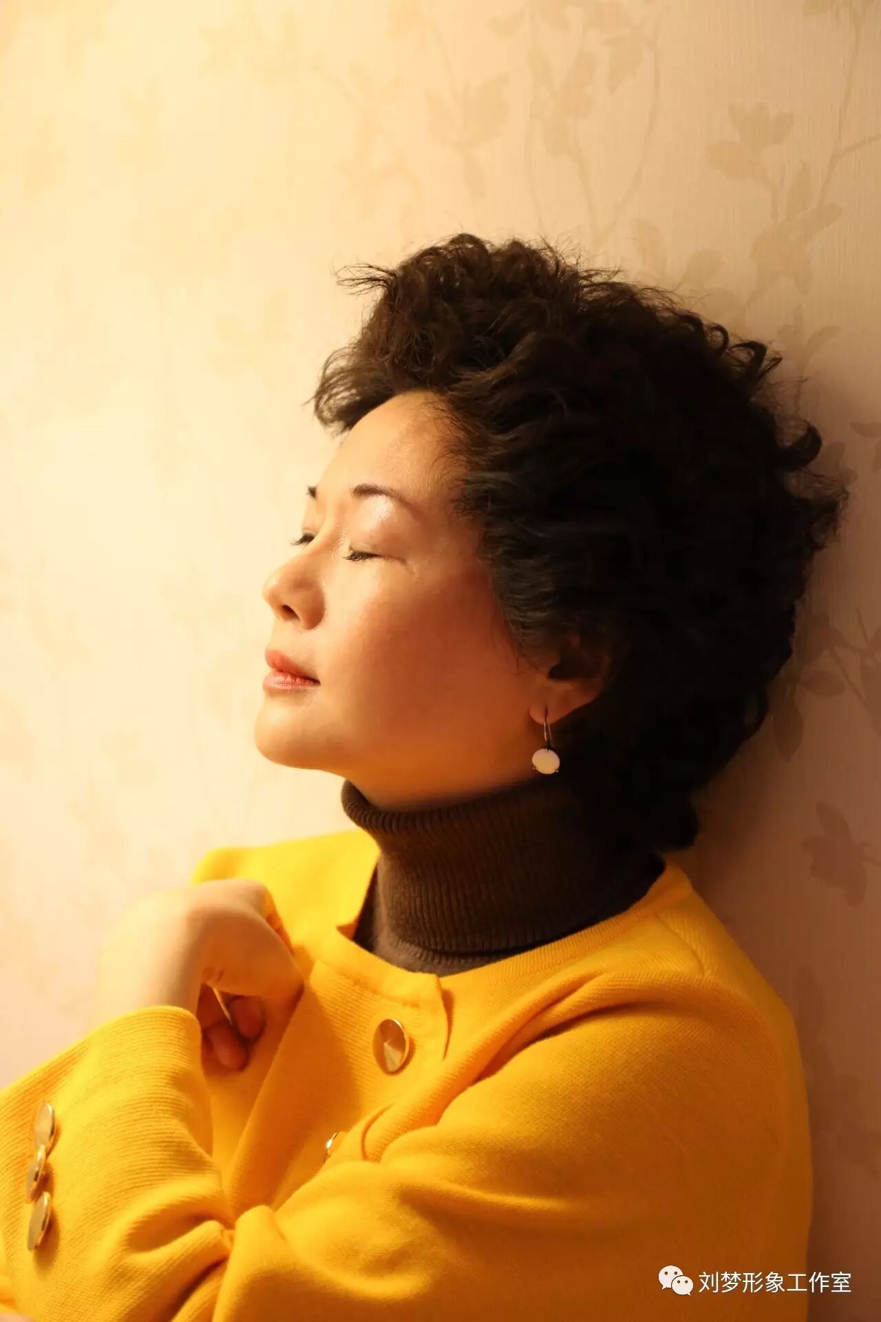 黄色互补色_黄色对冲色是什么_黄色cmyk色值表