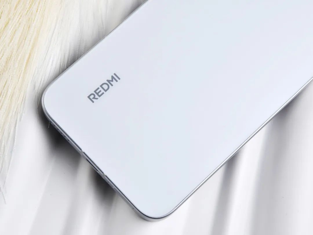 REDMI Turbo 4 Pro全面评测：中端市场的性能小钢炮，续航与设计双升级