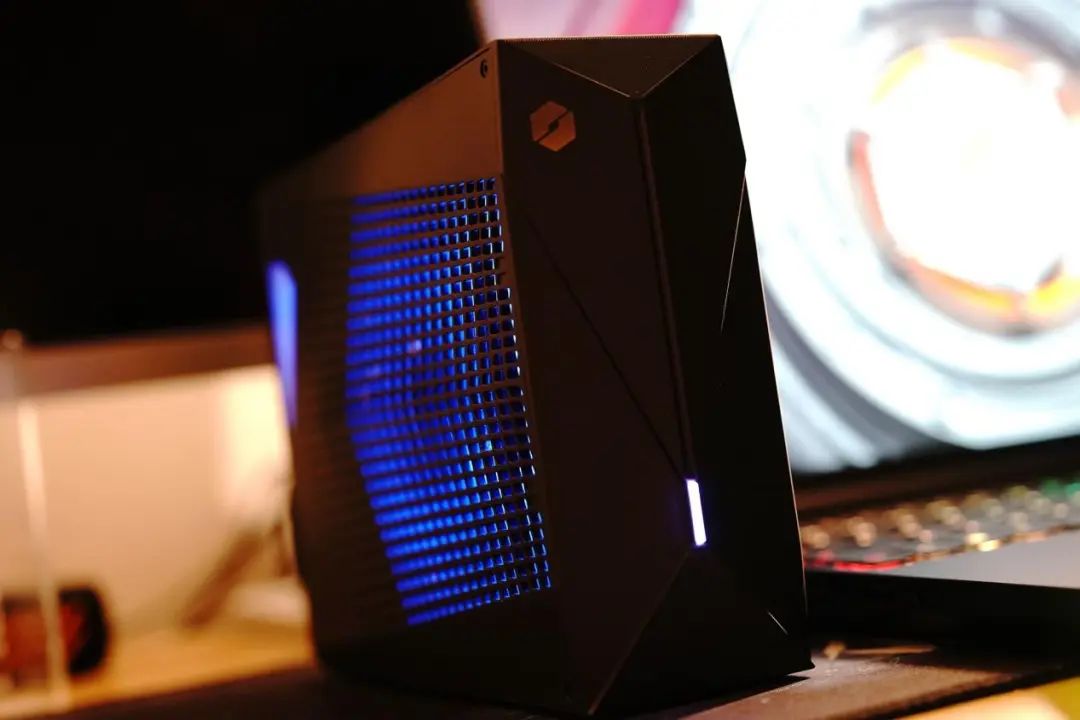 水冷加持9955HX3D有多猛？千帧游戏本机械革命苍龙16 Ultra评测