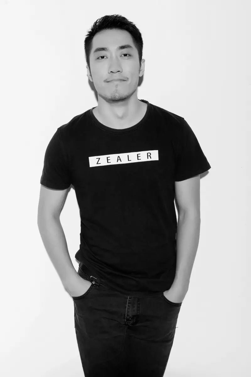 这位是王自如: zealer创始人兼ceo,科技视频行业第一ip,曾推出个人