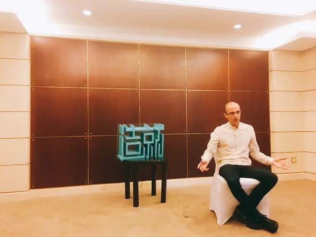 对话《未来简史》作者尤瓦尔·赫拉利：让孩子立于不败之地的教育甚至还未真正发生