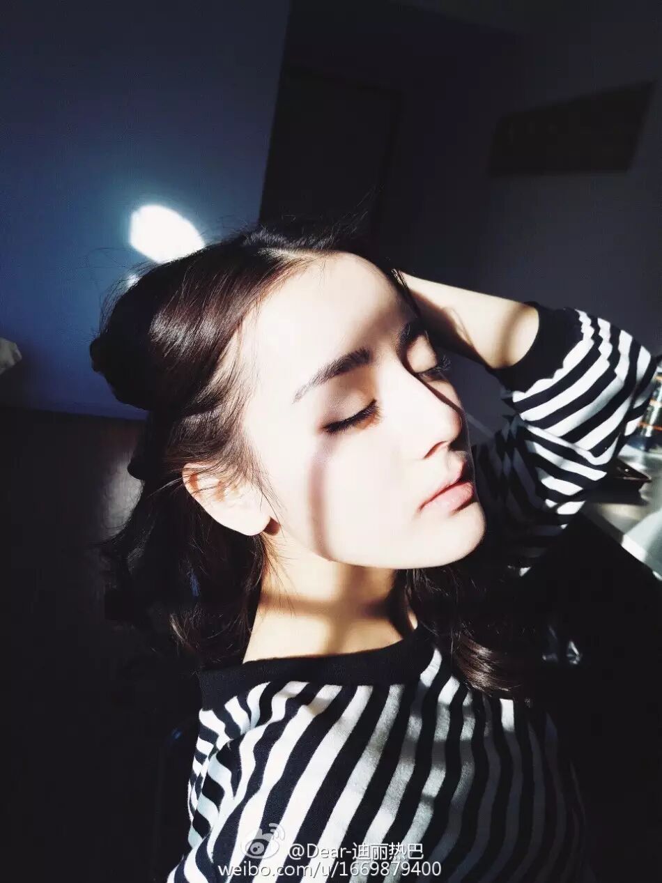 “李慧珍”变身美炸天,看迪丽热巴一招撩倒盛一伦