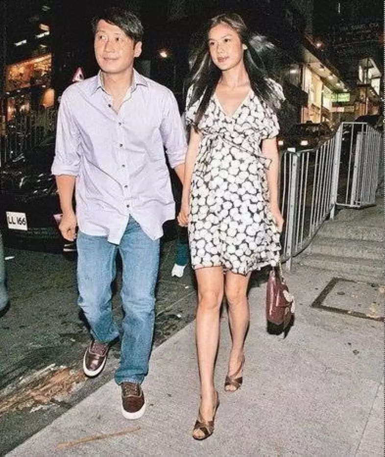 不要黎明7个亿、离婚5年的乐基儿再嫁爱情,原来最好的婚姻是三观相合!